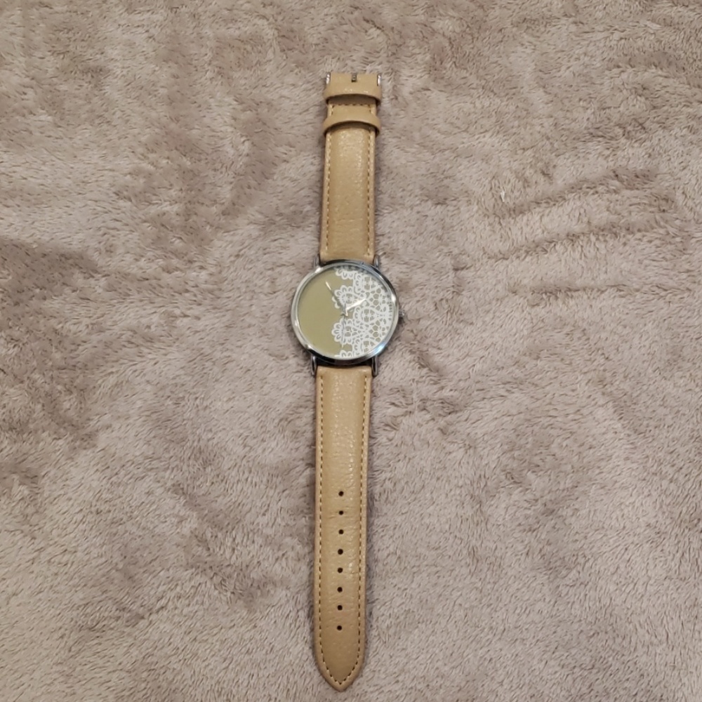 Watch - Picture 2 of 3